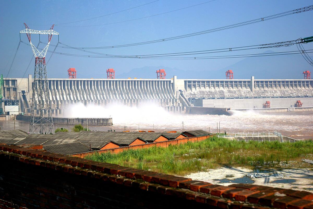 Hydro power dam